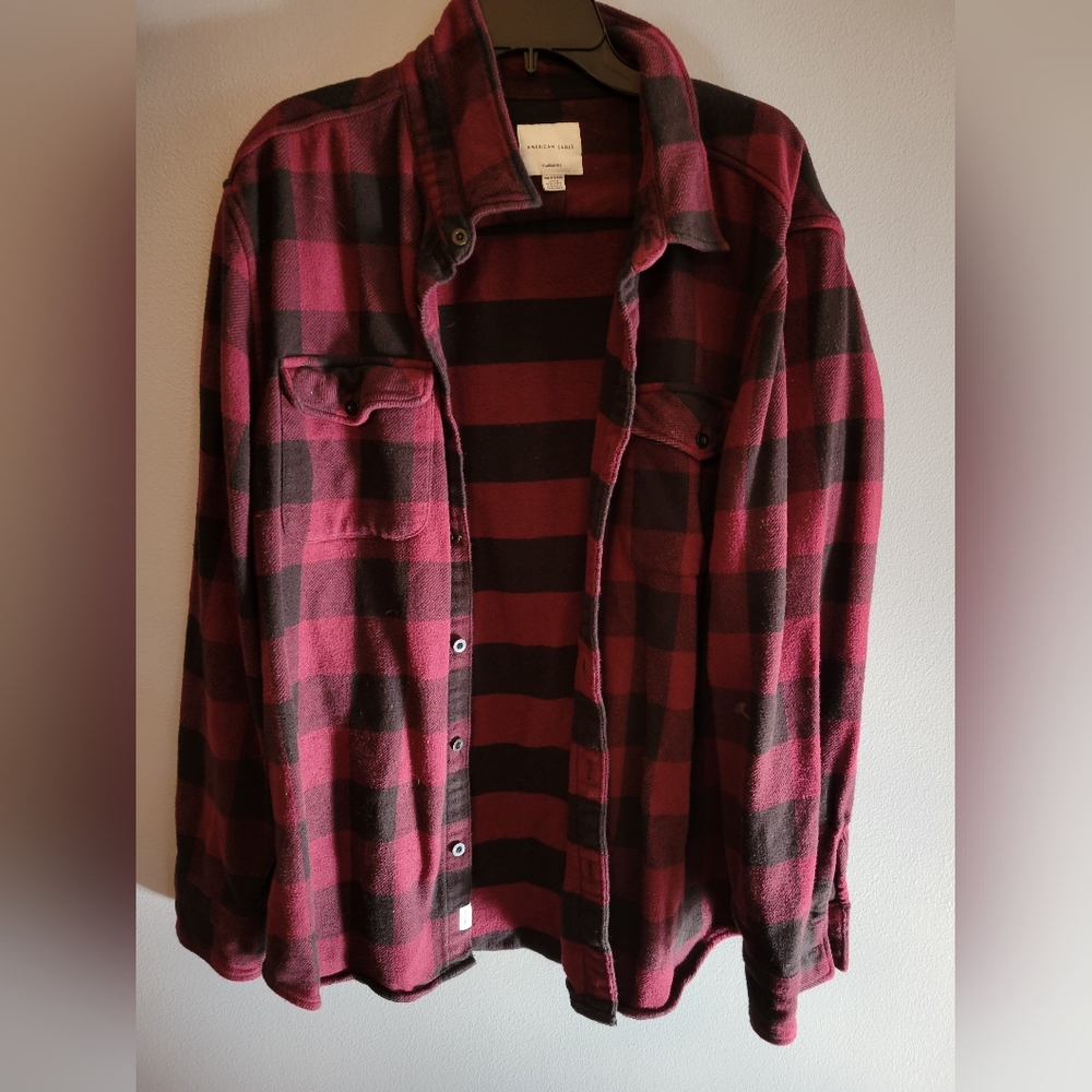 American Eagle flannel red and black
